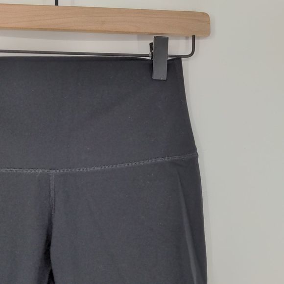 Everlane Women's The Perform Bike Short Size Extra Small Black Lightweight - Picture 4 of 12